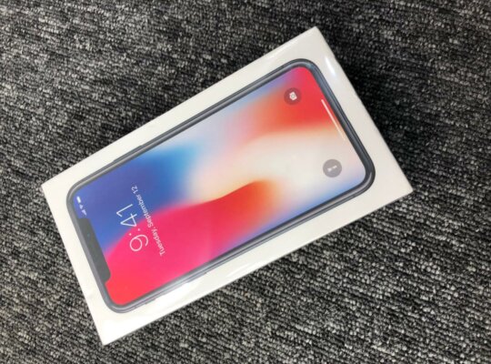 عرض باقل سعرiphone X 64GB متبرشم ( no active )