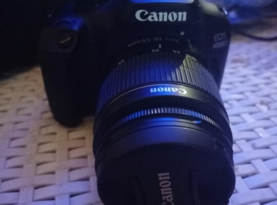 canon d4000